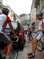 Lagebesprechung unter dem F&uuml;rstenpalast in Monaco