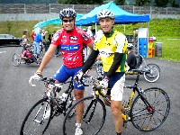 Radlwolf und Michi Kurz vor dem Start bei bei der K&auml;rntner Behindertenradsportmeisterschaft
