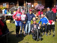 Die Behindertensportler v.l.n.r.  Wolfgang Dabernig, Anita Ruetz, Michi Kurz, Klaus Dolleschal, Helmut Unter&uuml;berbacher, Alexander Hohlrieder