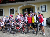 Franz Klammer mit Freunden bei der "Tour de Wienerwald"