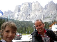 Nils Kurz und Radlwolf (jung und alt) unterm Sellamassiv