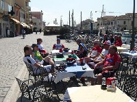 Gem&uuml;tliche Pause im Hafen von Cesenatico
