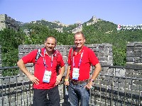 Erich Stauffer und Radlwolf bei der Chinesischen Mauer