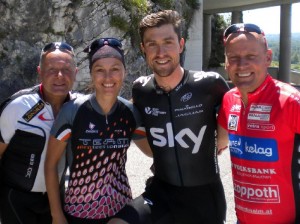 Kurt Strobl, Katja Wassermann, Berni Eisel und Radlwolf vor dem Start zur letzten Etappe nach Triest