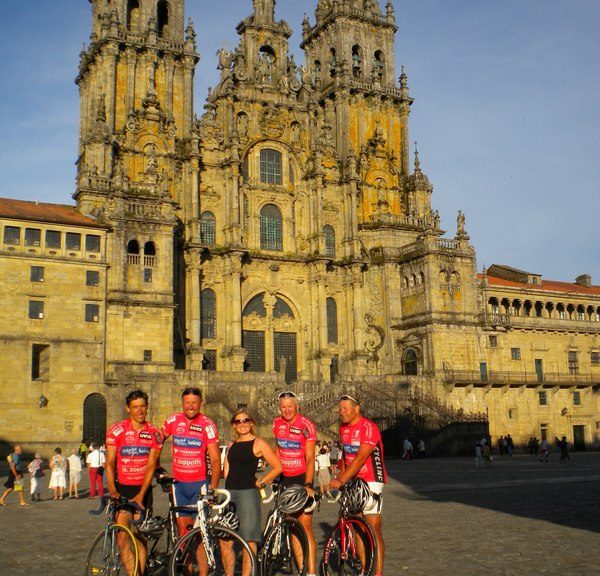 v.l. Michael, Wolfgang, Silke, Manfred, Kurt in Santiago de Compostela; Foto: © Radlwolf