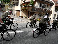 Ein Höhepunkt der Radsporttage in Gippingen sind die Militärradrennen auf Waffenrädern