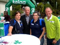 v.l. Pilotin Eveline Zweibrot, Landessportdirektor Reinhard Tellian, Blindenradsportlerin Andrea Zweibrot und Radlwolf