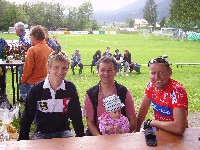 Markus Hohenwarter, Alexander Lugger mit Töchterchen Hanna und Radlwolf