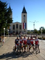 v.l.n.r. Kurt Strobl, Hans Linder, Wolfgang Dabernig, Christine Binder, Ossi Jochum und Michi Kurz in Medugorje 