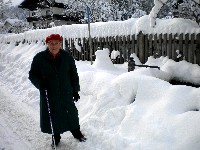 Mama von Radlwolf beim täglichen Spaziergang nach den ausgiebigen Schneefällen vor vier Tagen