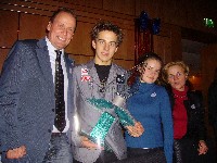 v.l. Radlwolf, Nachwuchssportler des Jahres Tomaz Druml mit Schwester und Mutter