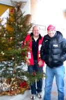 Trainingspartner Kurt Strobl und Radlwolf in Weihnachtsstimmung