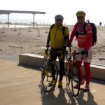 Die Radler am nächsten Morgen am Strand