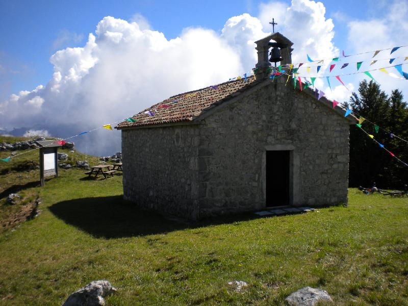 Die Kapelle am Monte San Simeone