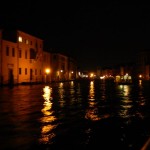 durch den Canal Grande vorbei an prachtvollen Palästen und Kirchen zurück zum Hotel