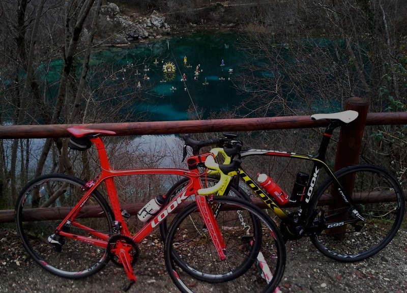 Die schwimmende Krippe im “Laghetto di Cornino”