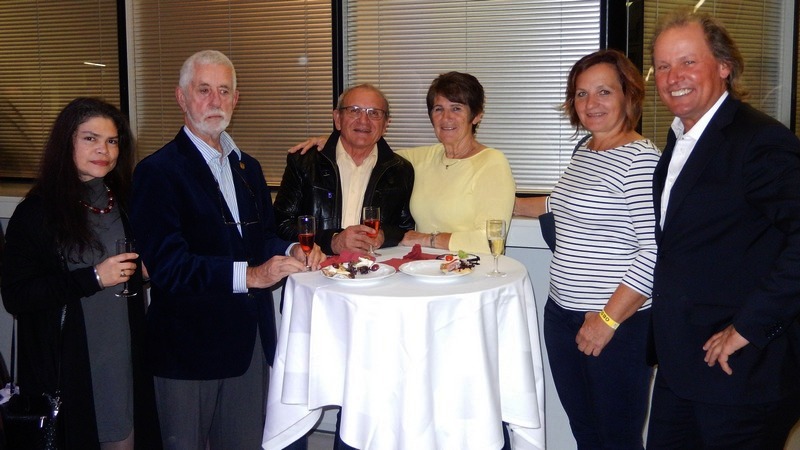 v.l. Verbandsarzt Dr. Heinz Zwerina mit Freundin, KBSV Präsident Franz Weingartner mit Maria und Karin Franz mit Radlwolf freuen sich auf den bevorstehenden Burgenlandabend