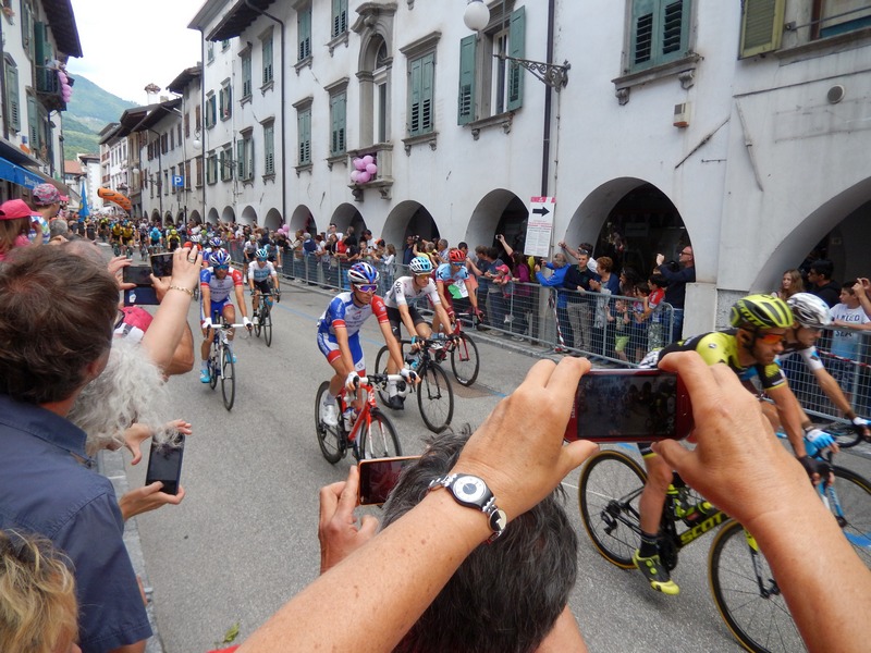 Start zur 15. Etappe des "Giro d`Italia 2018 Tolmezzo - Sappada
