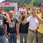 die Loncium Werkstrinker mit Fredi Schabschneider (er musste beim Biertrinken zuschauen) freuen sich auf den bevorstehenden Zieleinlauf ;-)