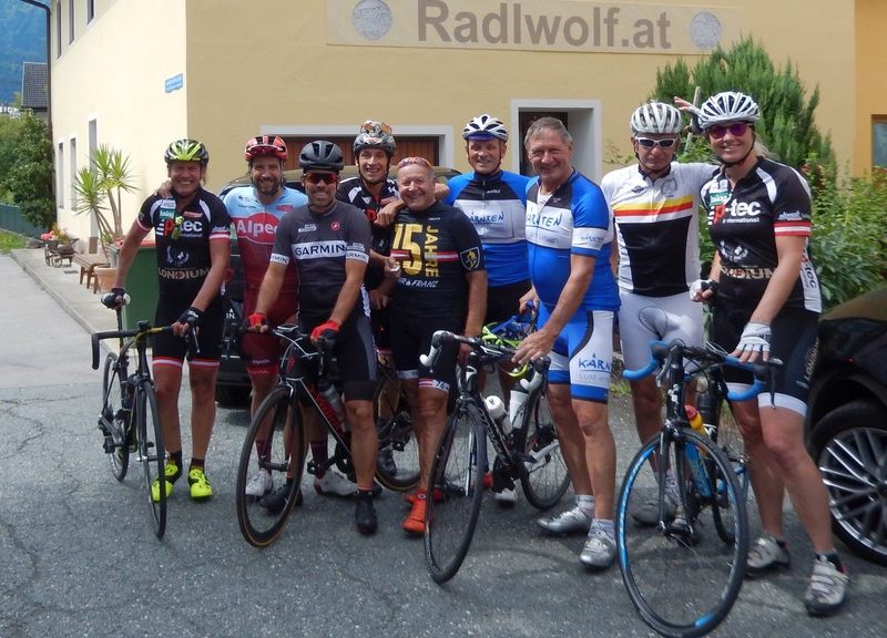 v.l. Radlwolf, Marco Haller, Wolfgang Cramaro, Michi Kurz, Kurt Strobl, Jörg Moser, Franz Klammer, Erich Pötscher und Daniela Schelch