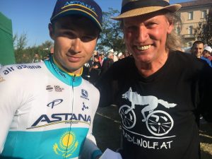 Radlwolf gratuliert Alexey Lutsenko zum Sieg beim „MEMORIAL Marco Pantani„ zwei Tage vorher gewann Alexey Lutsenko auch die "Coppa Sabatini" in der Toscana Foto: © Karin Franz