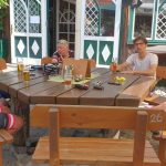 Radlwolf, Franzi, Kurt, Michi und Erich bei einer Pause in der Wachau, Foto: © Günter Hahn