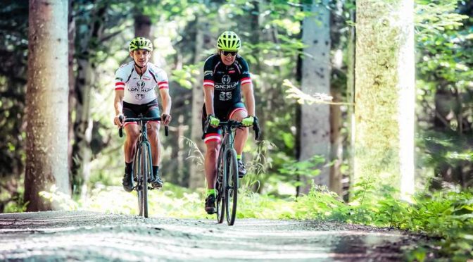 Michi Kurz und Radlwolf unterwegs zur Unteren Valentinalm Foto: © Radlwolf