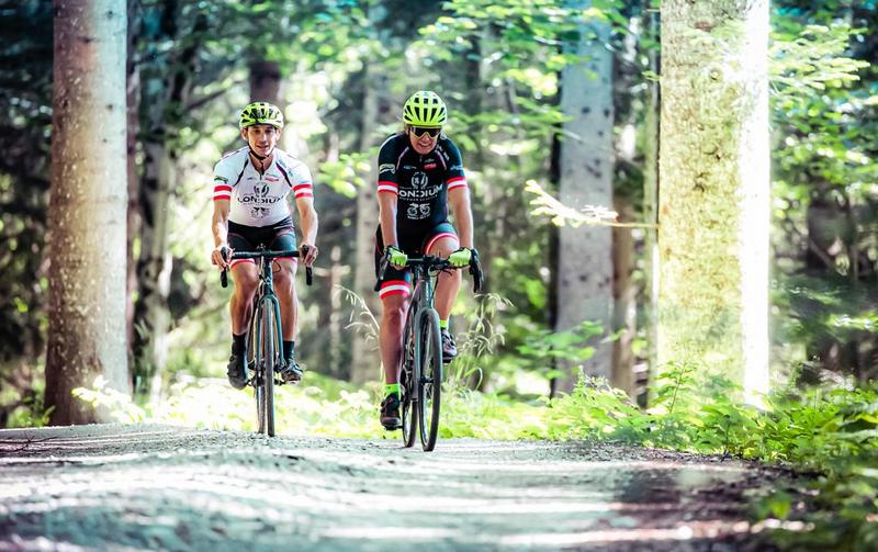 Michi Kurz und Radlwolf unterwegs zur Unteren Valentinalm Foto: © Radlwolf