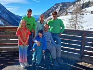 vorne v.l.: Valentina, Fabio, Manfred Lercher,
hinten v.l.: Radlwolf, Petra Lercher und Michi Kurz;
Foto: © Radlwolf